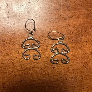 Squiggly line earrings